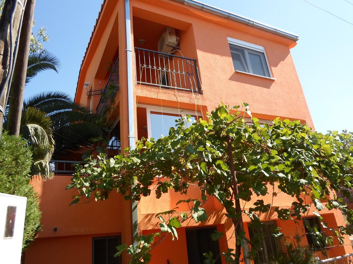 Holiday Home Orange Utjeha Exteriér fotografie